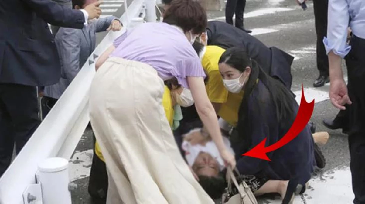 Eski Japonya Başbakanı Shinzo Abe, konuşma yaptığı sırada pompalı tüfekle vuruldu