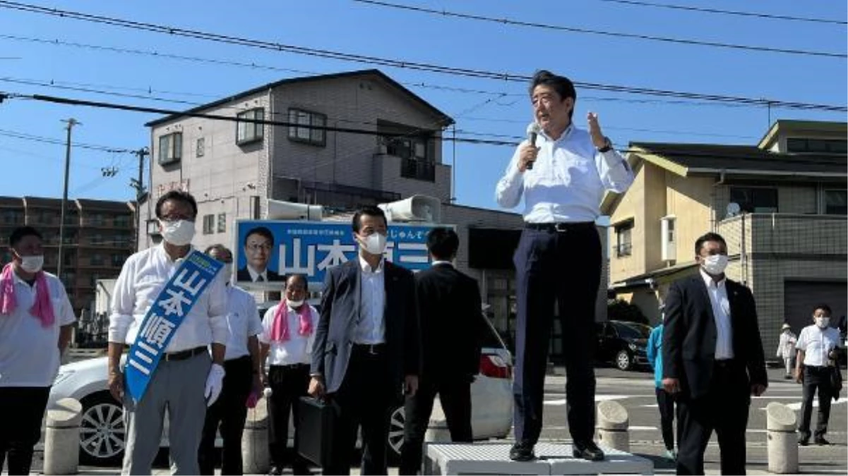 Japonya eski Başbakanı Shinzo Abe silahlı saldırıya uğradı