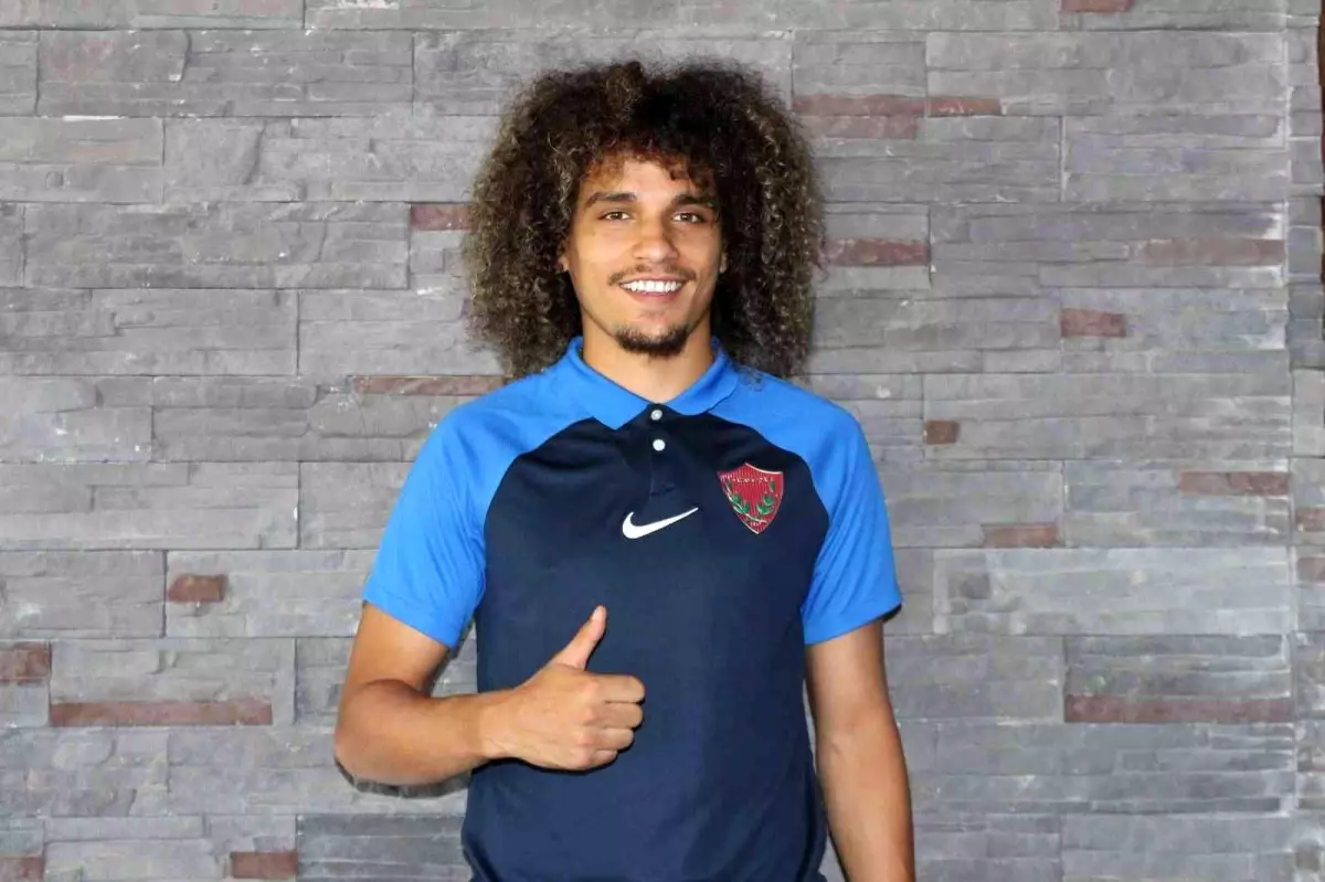 Mehdi Boudjemaa: "Bu sezon daha çok gol atmak ve daha az sarı kart yemek istiyorum"