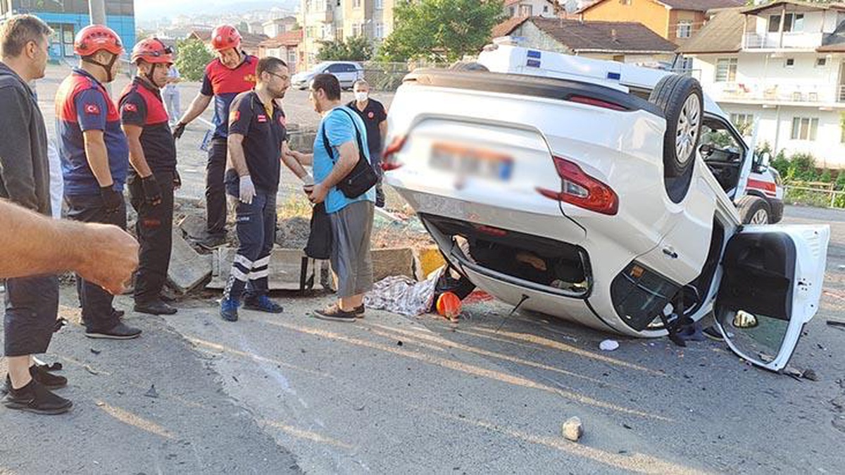 Tatil yolunda korkunç kaza! Ters dönen araçtaki 16 yaşındaki genç hayatını kaybetti