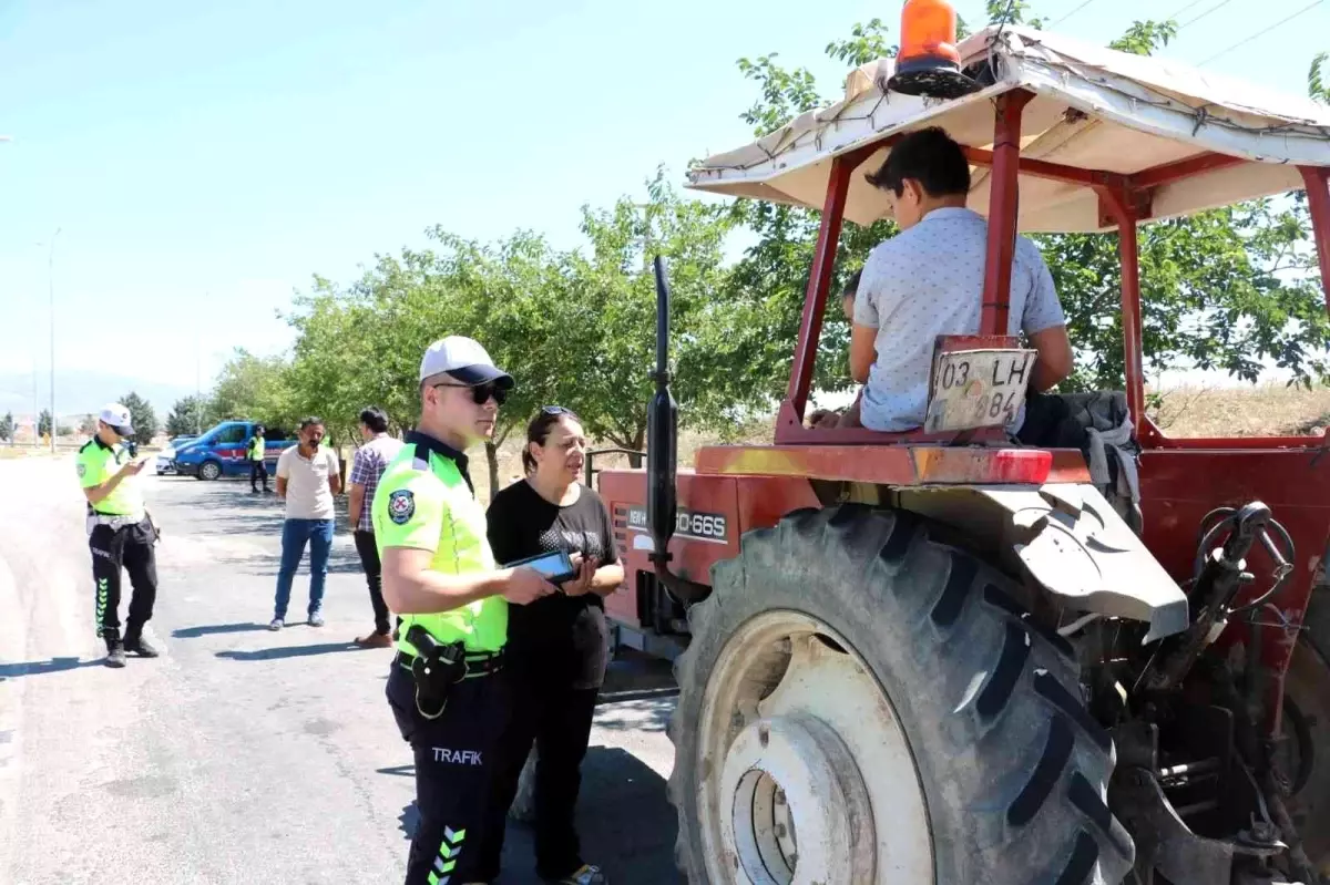 Traktör sürücüleri bayram trafiğine karşı uyarıldı