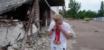 Ukraynalı sporcu madalyalarını orduya destek için satıyor