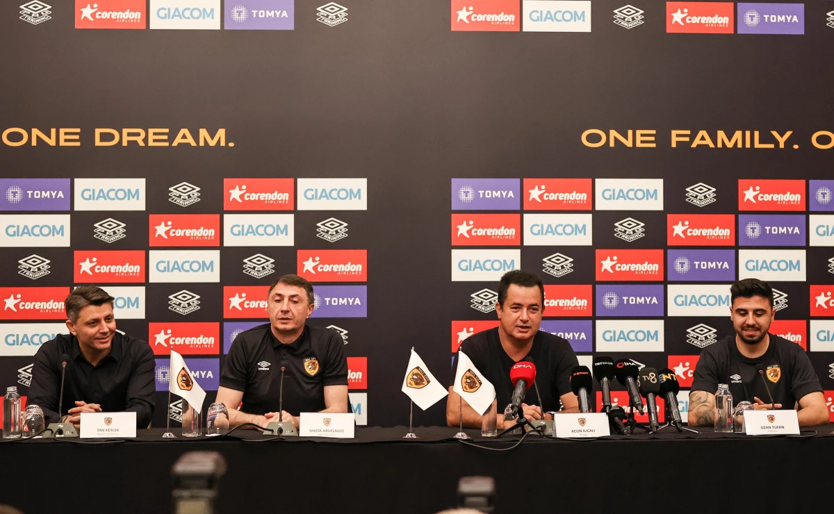 Acun Ilıcalı, Ozan Tufan ve Şota Arveladze, Fenerbahçe-Hull City maçı öncesi konuştu