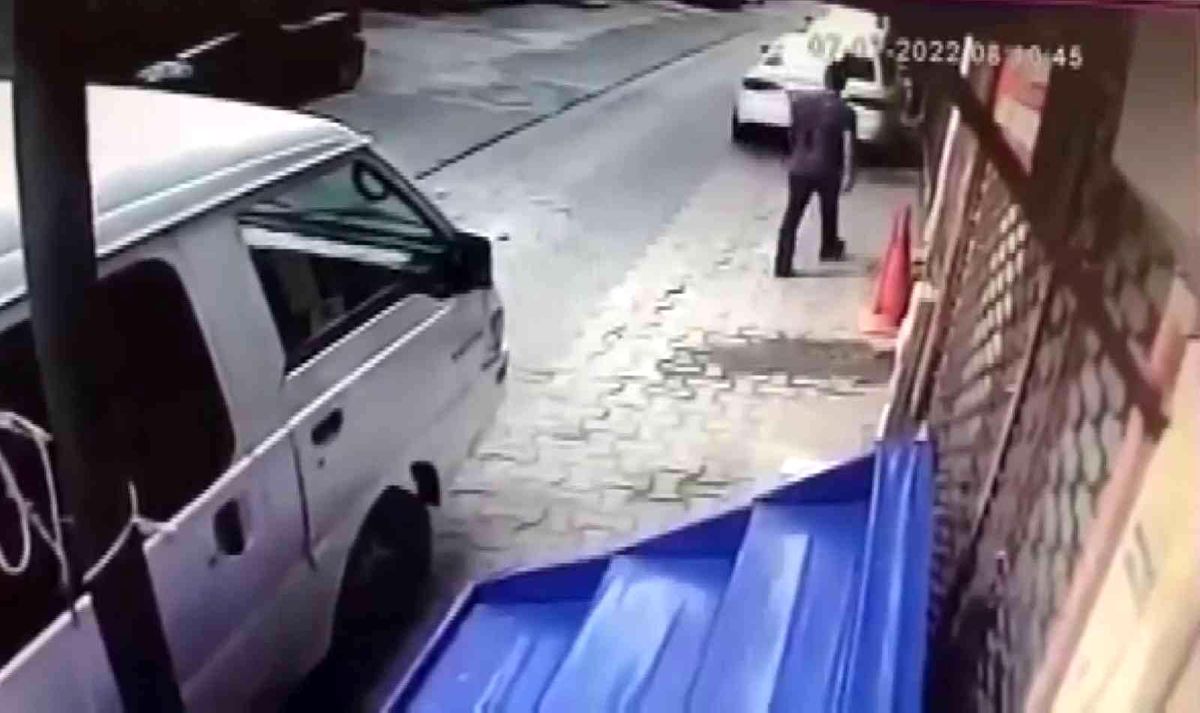 Ataşehir'de lüks otomobili çizen şahıs kayıplara karıştı