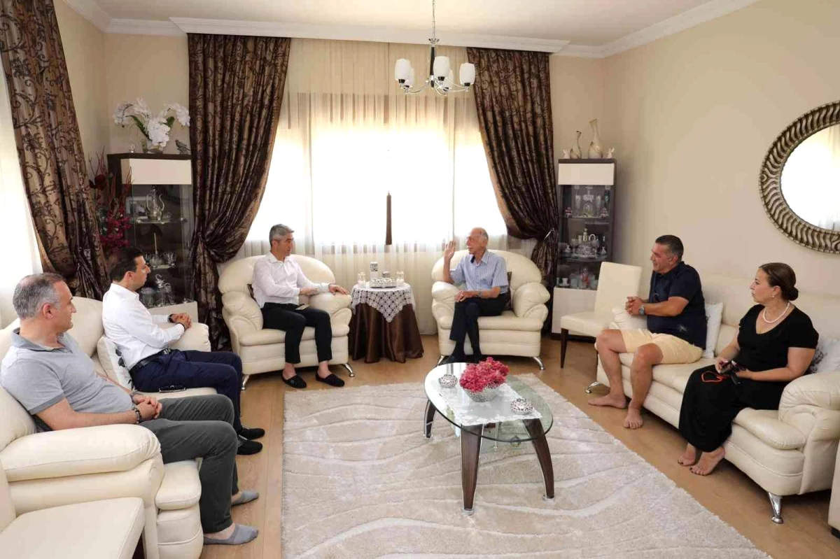 Marmaris Belediye Başkanı Oktay\'dan, Eski Başkan Işık\'a Bayram Ziyareti