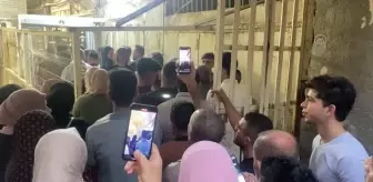 Batı Şeria'daki Filistinliler bayram namazında Harem-i İbrahim Camisi'ni doldurdu