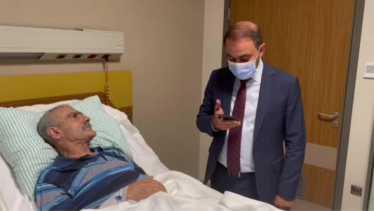Kılıçdaroğlu, Elazığ\'da Tedavi Gören Şehit Babasıyla Görüştü