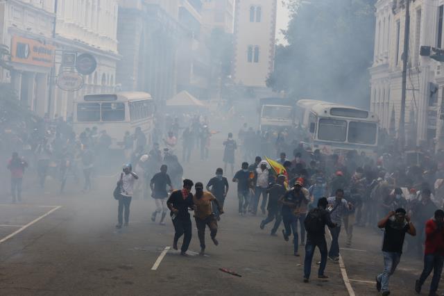 Türkiye'den Sri Lanka'daki protestolara ilk yorum: Endişe duyuyoruz