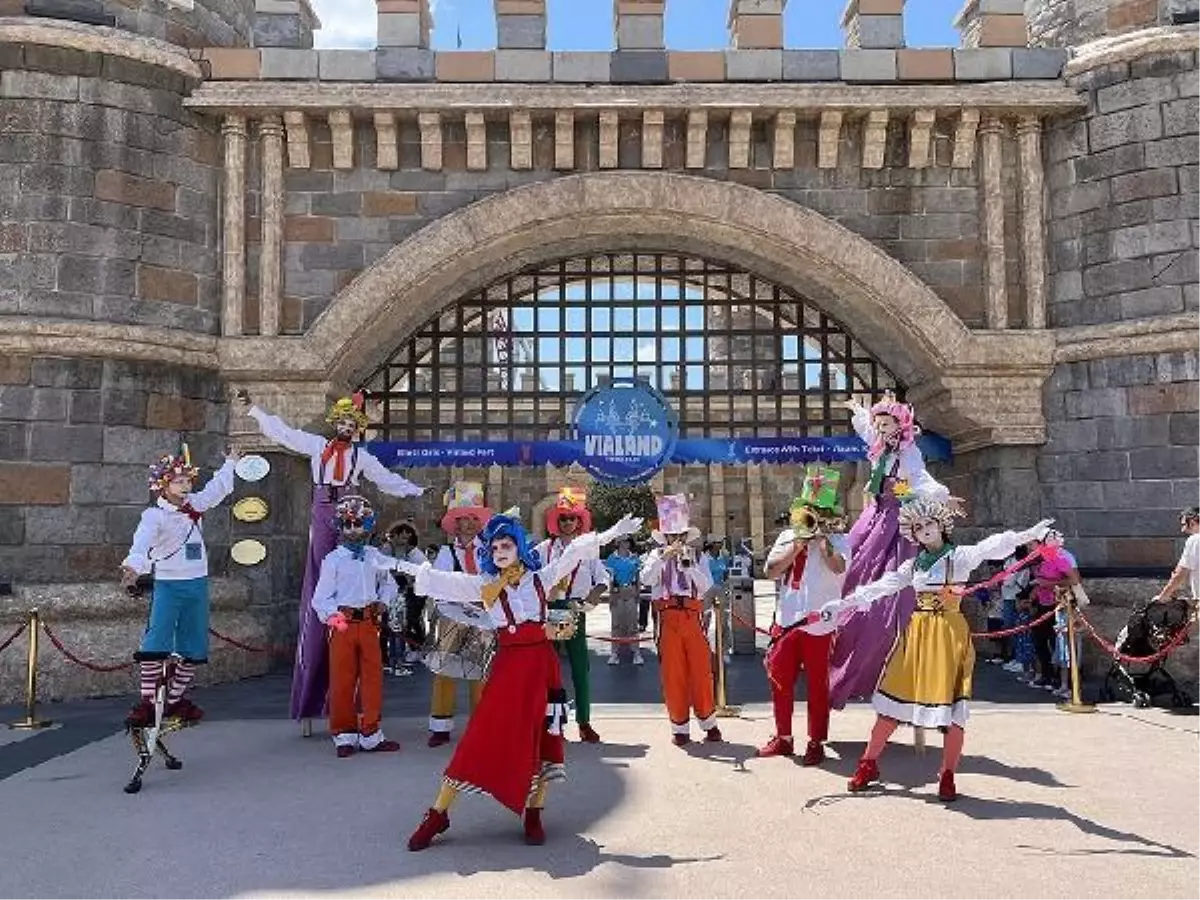 Vialand Tema Park bayramda ziyaretçilerini bekliyor