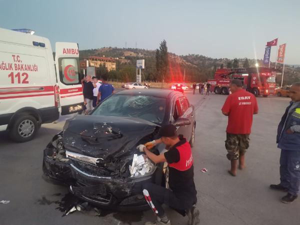 Son dakika gündem: Adıyaman'da iki otomobil çarpıştı: 7 yaralı