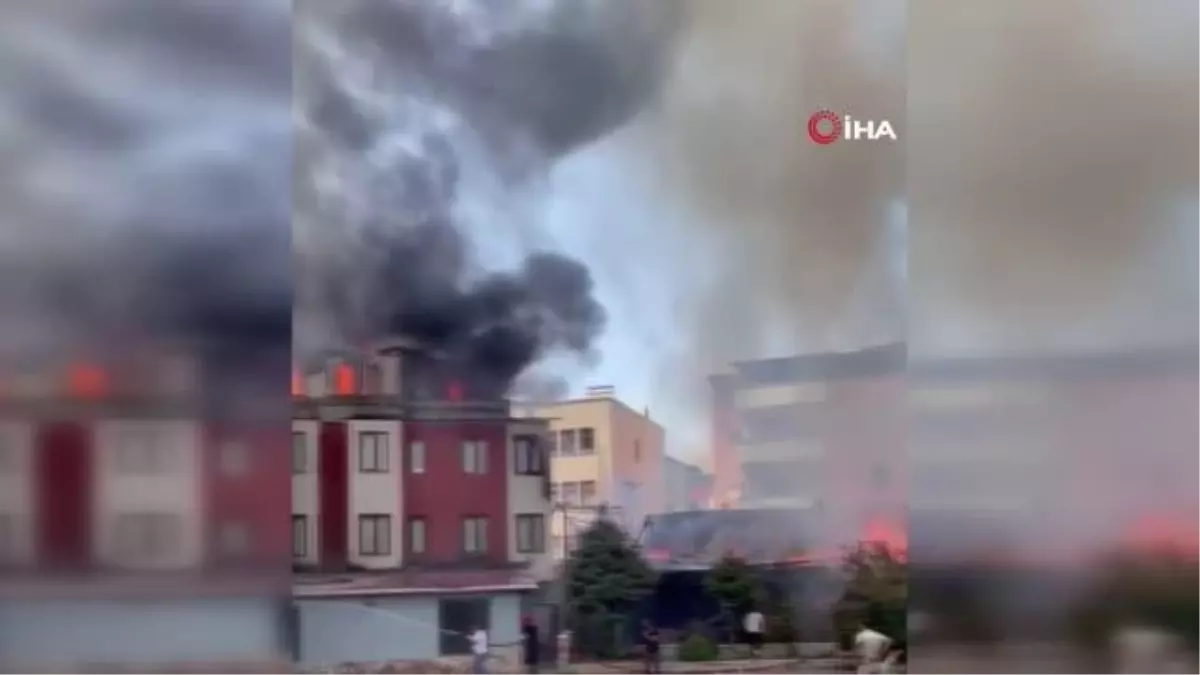 Artvin'de alevler oteli teslim aldı! Yangını söndürmekte güçlük çeken ekipler çevre ilçelerden destek istedi