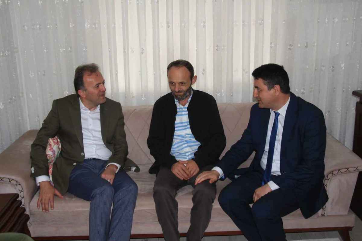 Bakan Yardımcısı Duran, Sakarya\'da bayram ziyaretlerinde bulundu