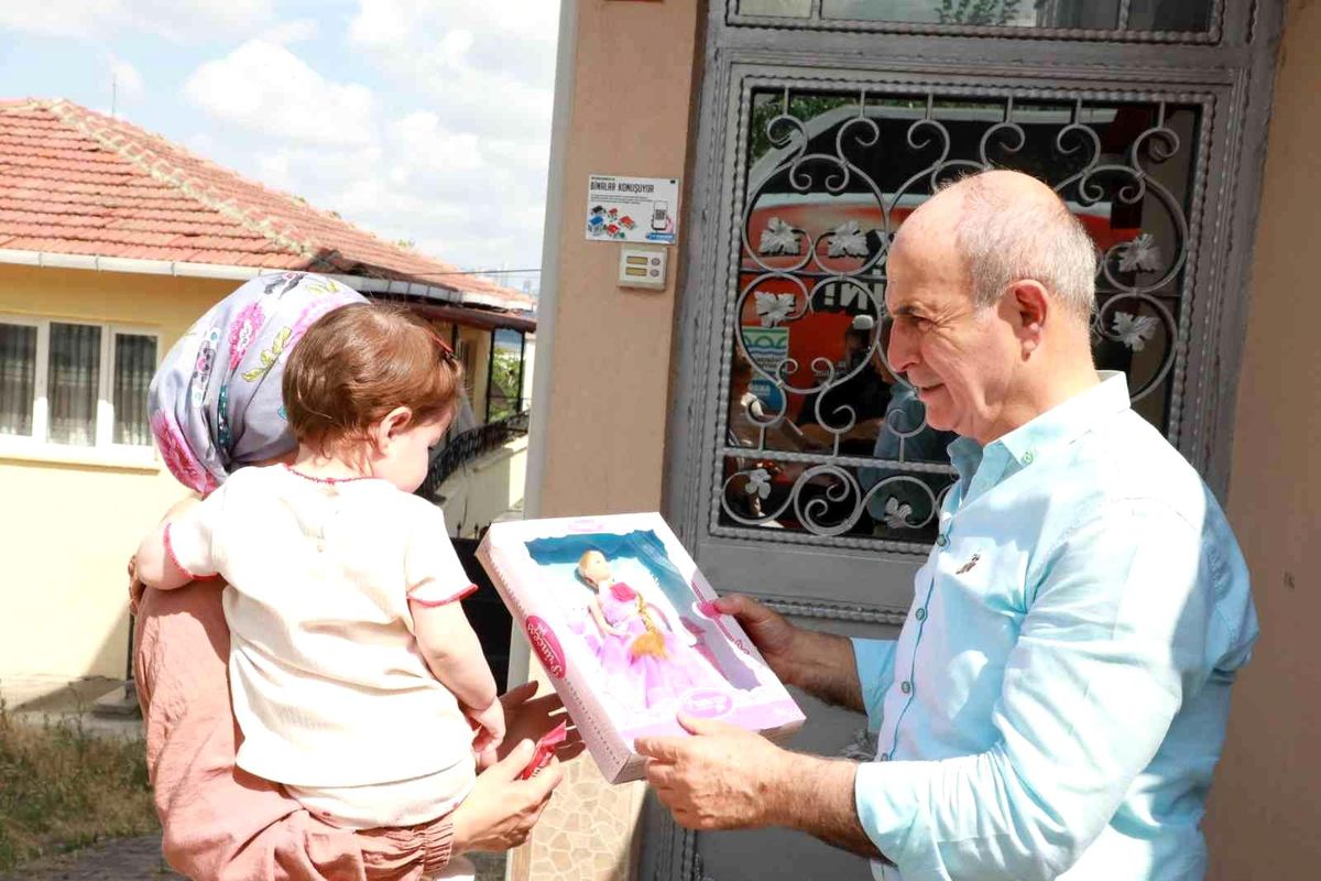 Büyükçekmece'de bayramlaşma geleneği bozulmadı