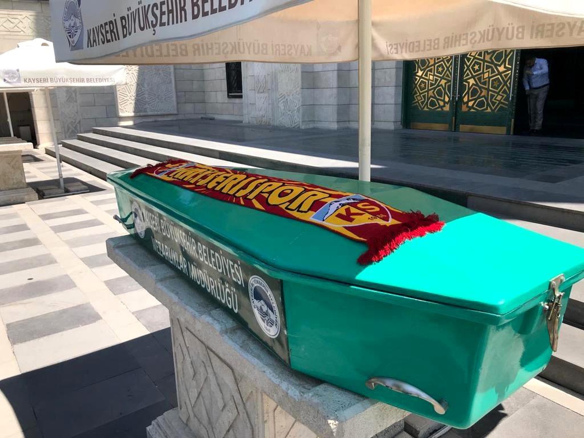 Kayserispor\'un 93 yaşındaki taraftarı Muhittin Laçin, hayatını kaybetti