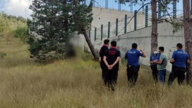 Mezarlıktan gelen kötü kokular gerçeği ortaya çıkardı Mezarlıktan gelen kötü kokular gerçeği ortaya çıkardı