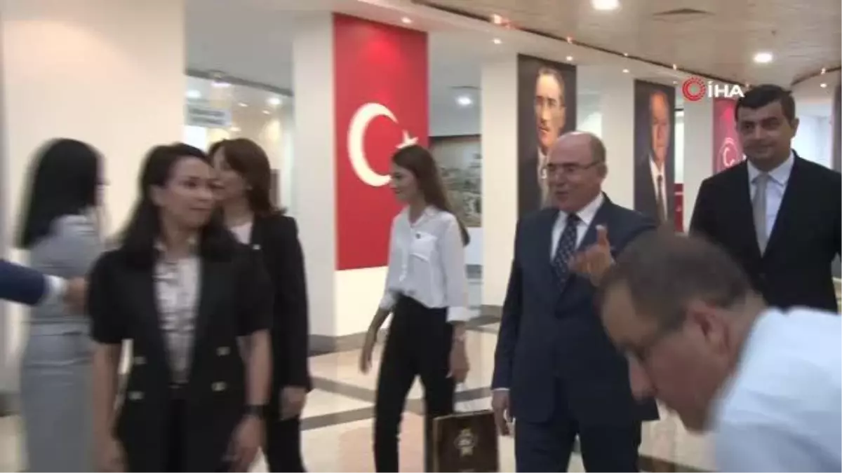 MHP heyeti, CHP heyeti ile bayramlaştı