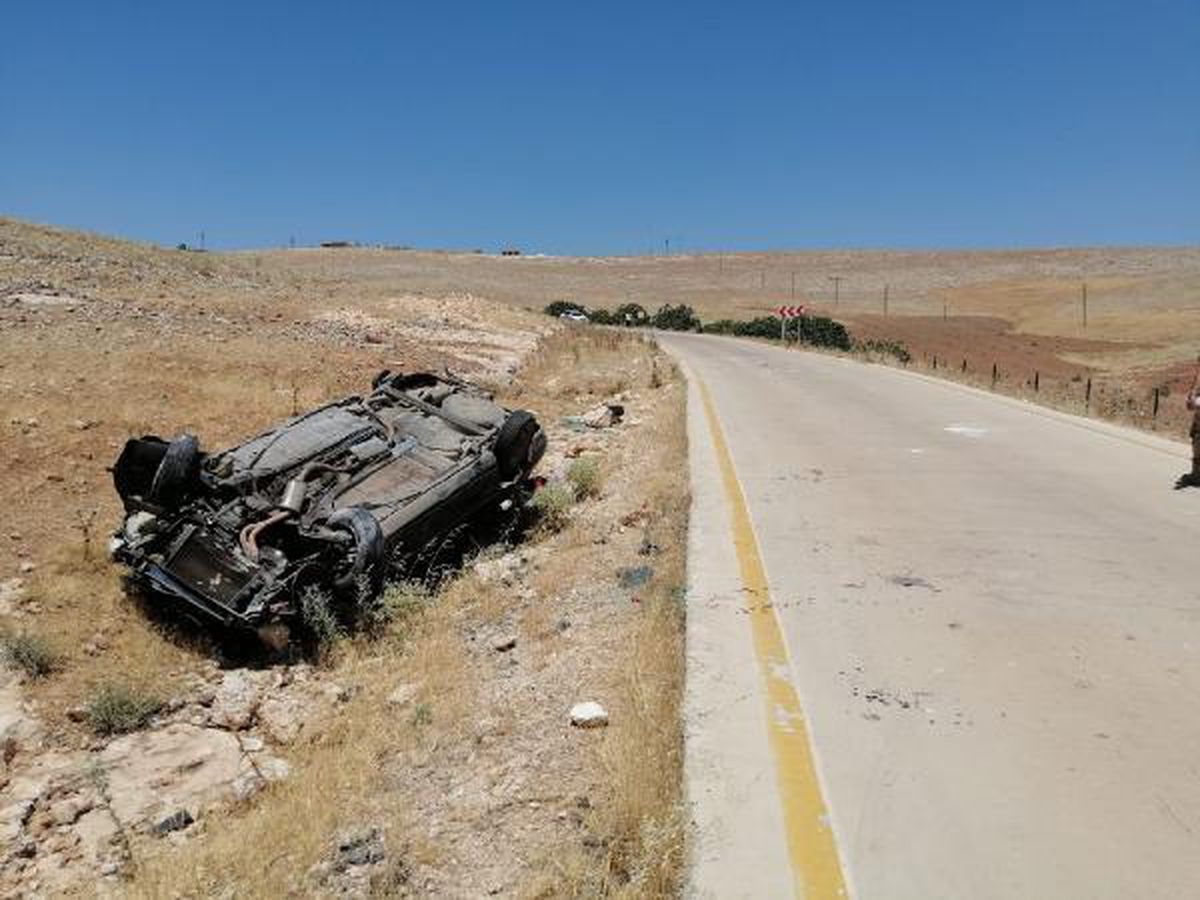 Son dakika! Otomobil şarampole devrildi: 1 ölü, 8 yaralı