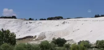 Pamukkale bayramda yoğun ziyaretçi ağırlıyor