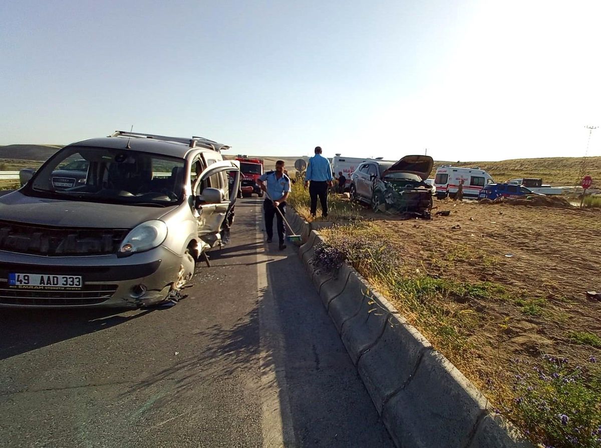 Son dakika haberi | Tatvan\'da trafik kazası: 5 yaralı