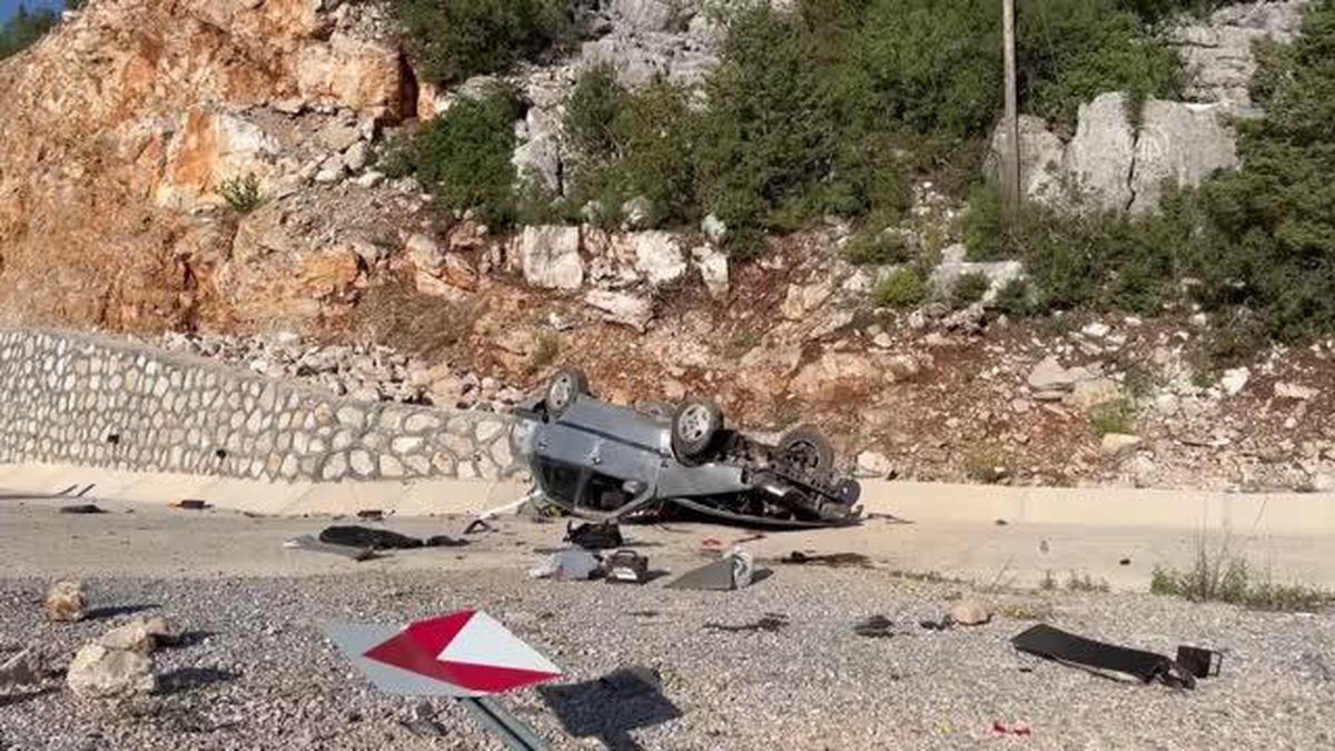 Ters dönen araç kullanılamaz hale geldi