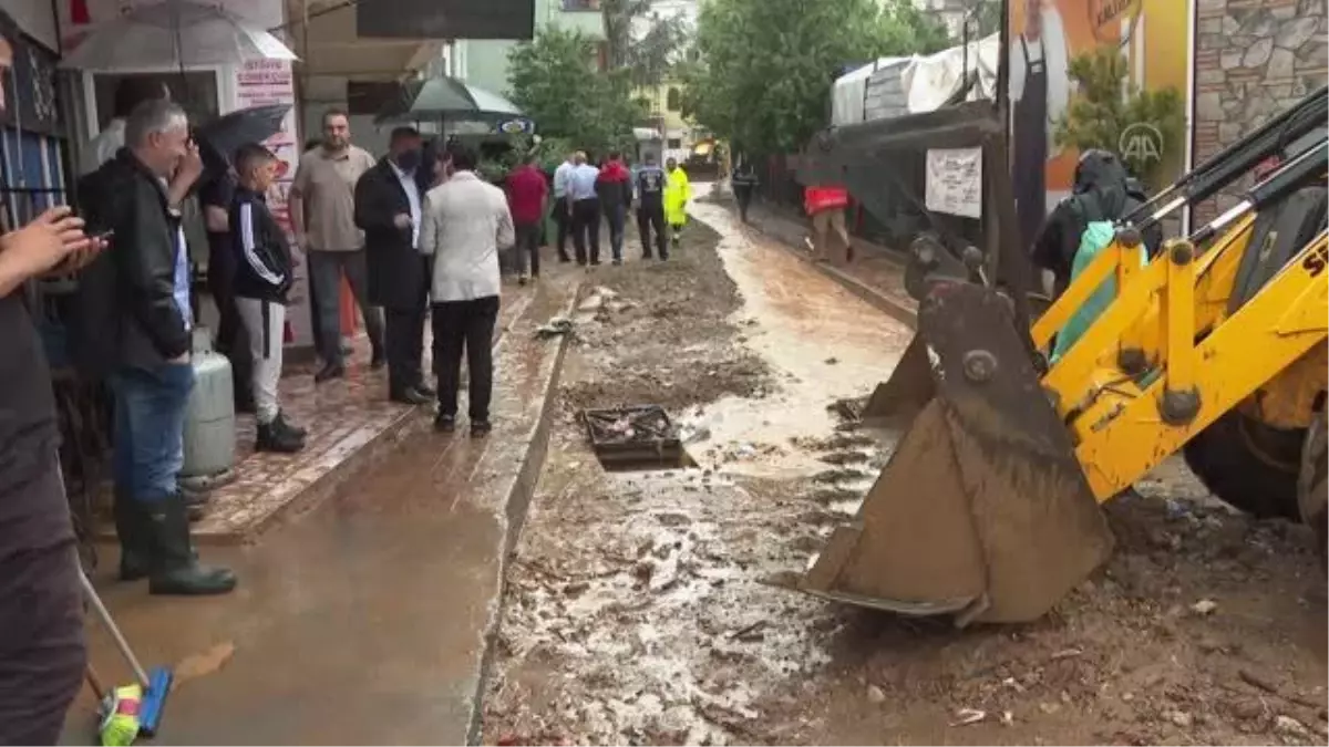 Yağışta Sarıyer'deki bir camiyi su bastı