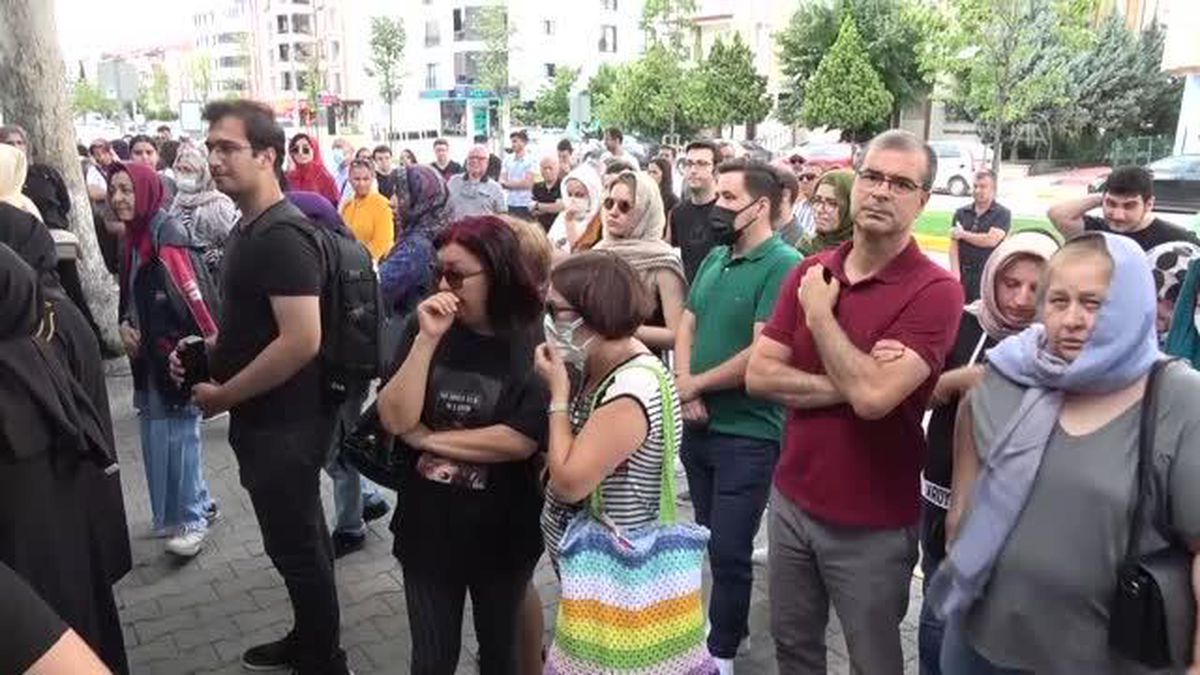 BALIKESİR - Kanser nedeniyle yaşamını yitiren Cemre Uçaryılmaz Metin son yolculuğuna uğurlandı