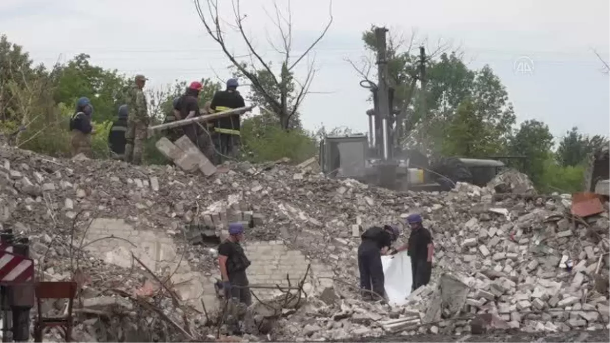 ÇASOV YAR - Rusya'nın vurduğu Çasov Yar şehrinde arama-kurtarma çalışmaları sürüyor