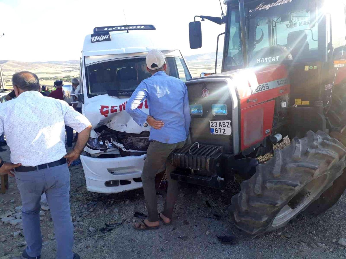 Elazığ\'da trafik kazası: 2 yaralı