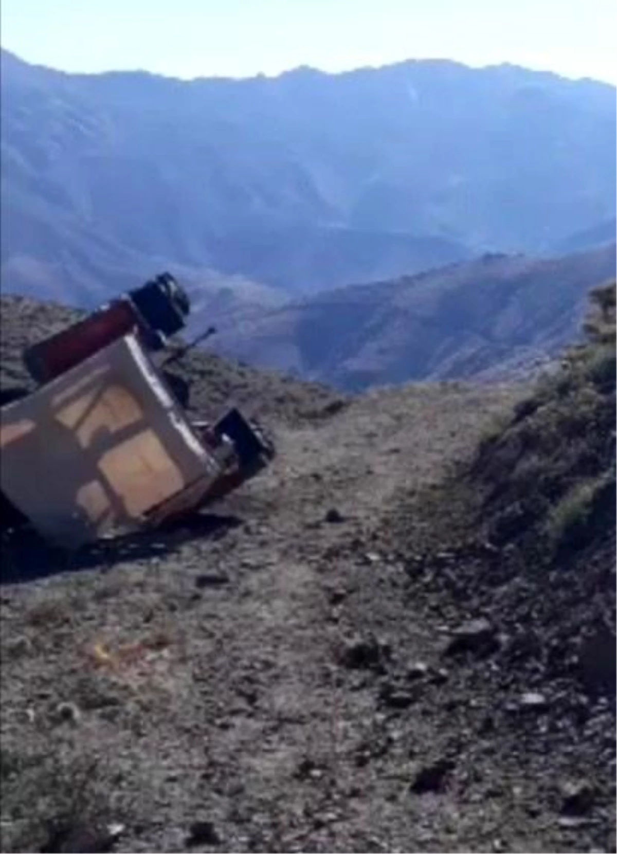 Elazığ\'da traktör devrildi: 1 ölü, 1 yaralı