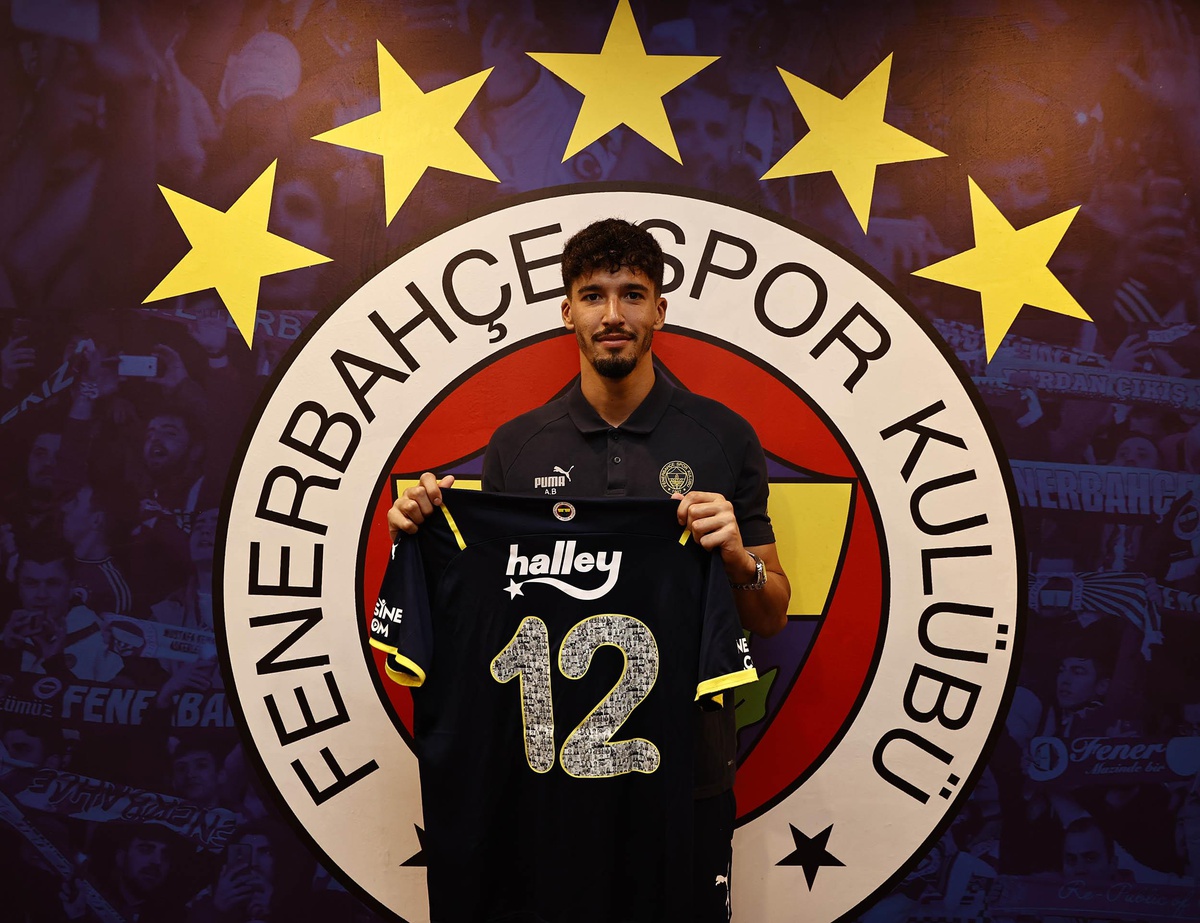 Fenerbahçe\'den taraftar fotoğraflarını futbolcu formalarıyla buluşturacak proje