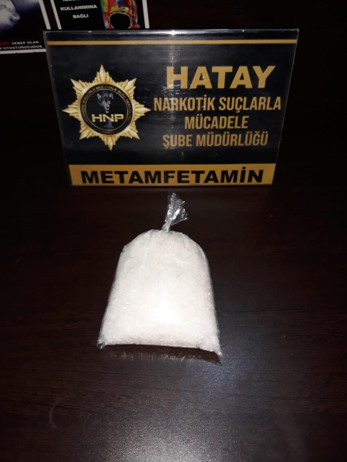Son Dakika | Hatay\'da uyuşturucu ele geçirilen otomobildeki 2 zanlı tutuklandı