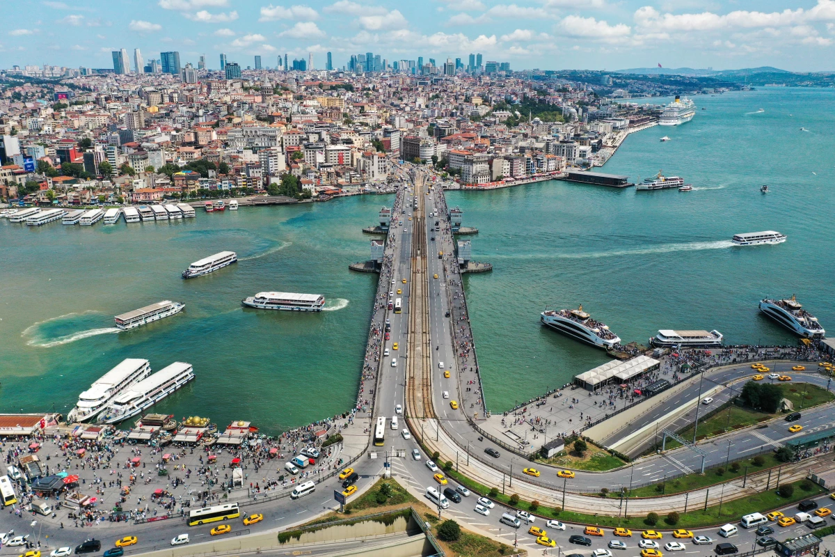 İstanbul\'da bayramın üçüncü gününde yoğunluk sürdü