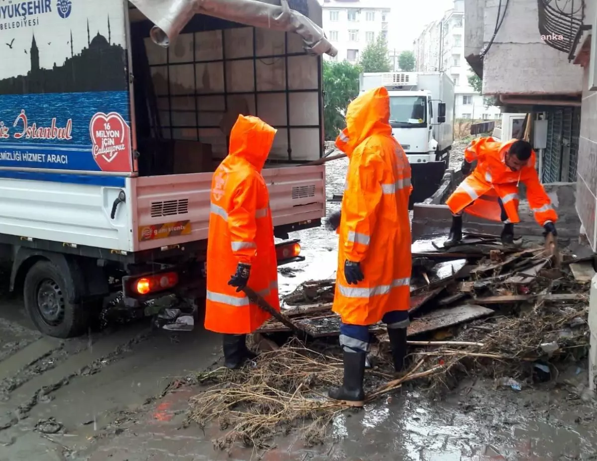 Son dakika haberi | İstanbul'da Selin Vurduğu Bölgelerde Temizlik Devam Ediyor