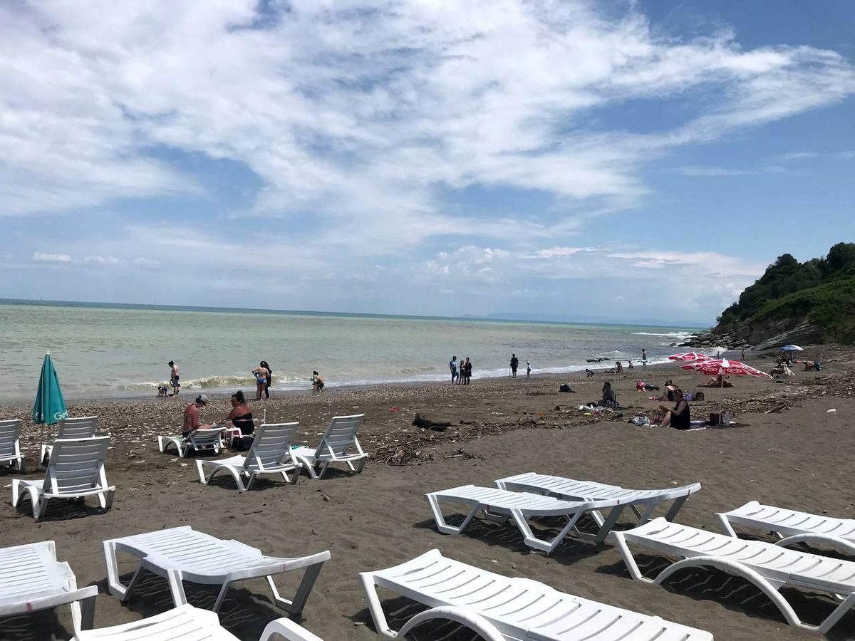 Karadeniz\'de boğulmaktan son anda kurtuldular