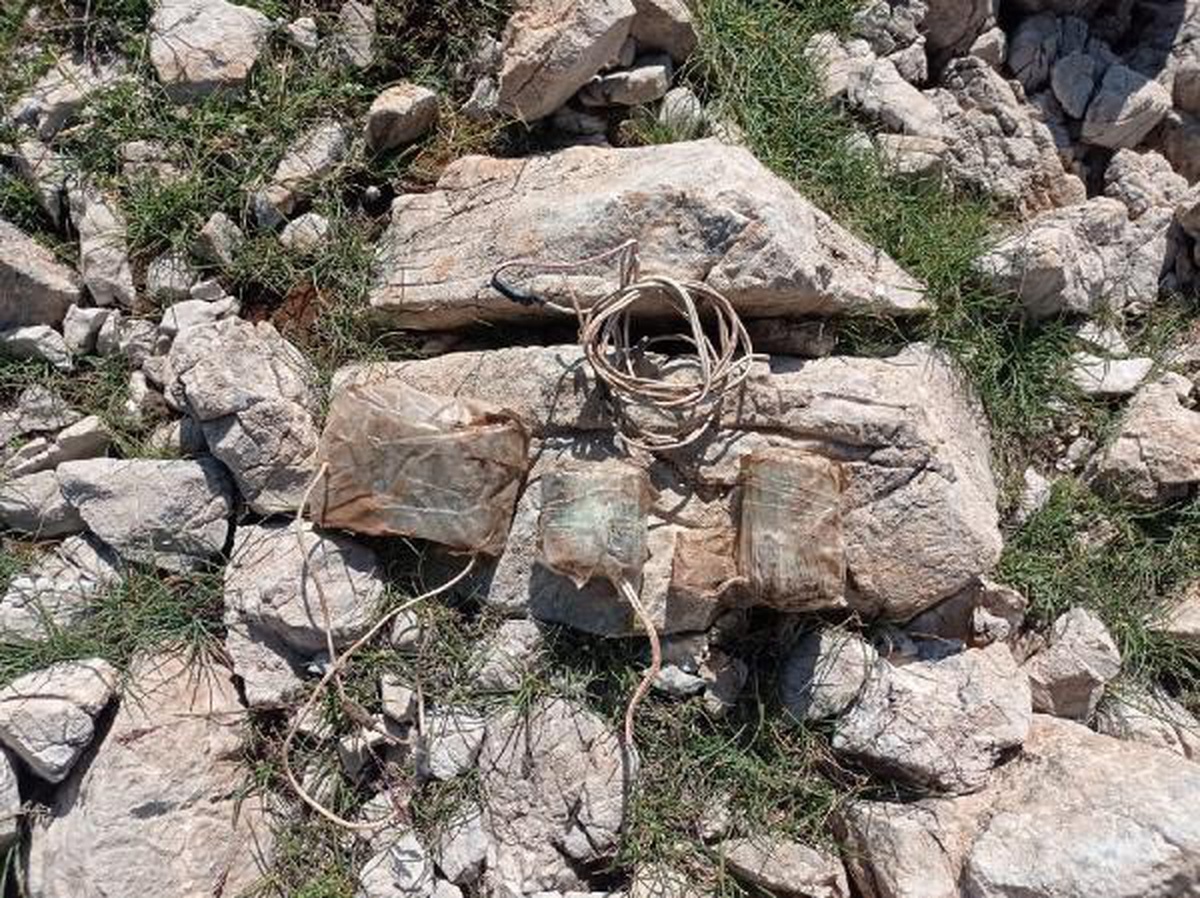 Tunceli\'de araziye tuzaklanmış EYP ele geçirildi, imha edildi