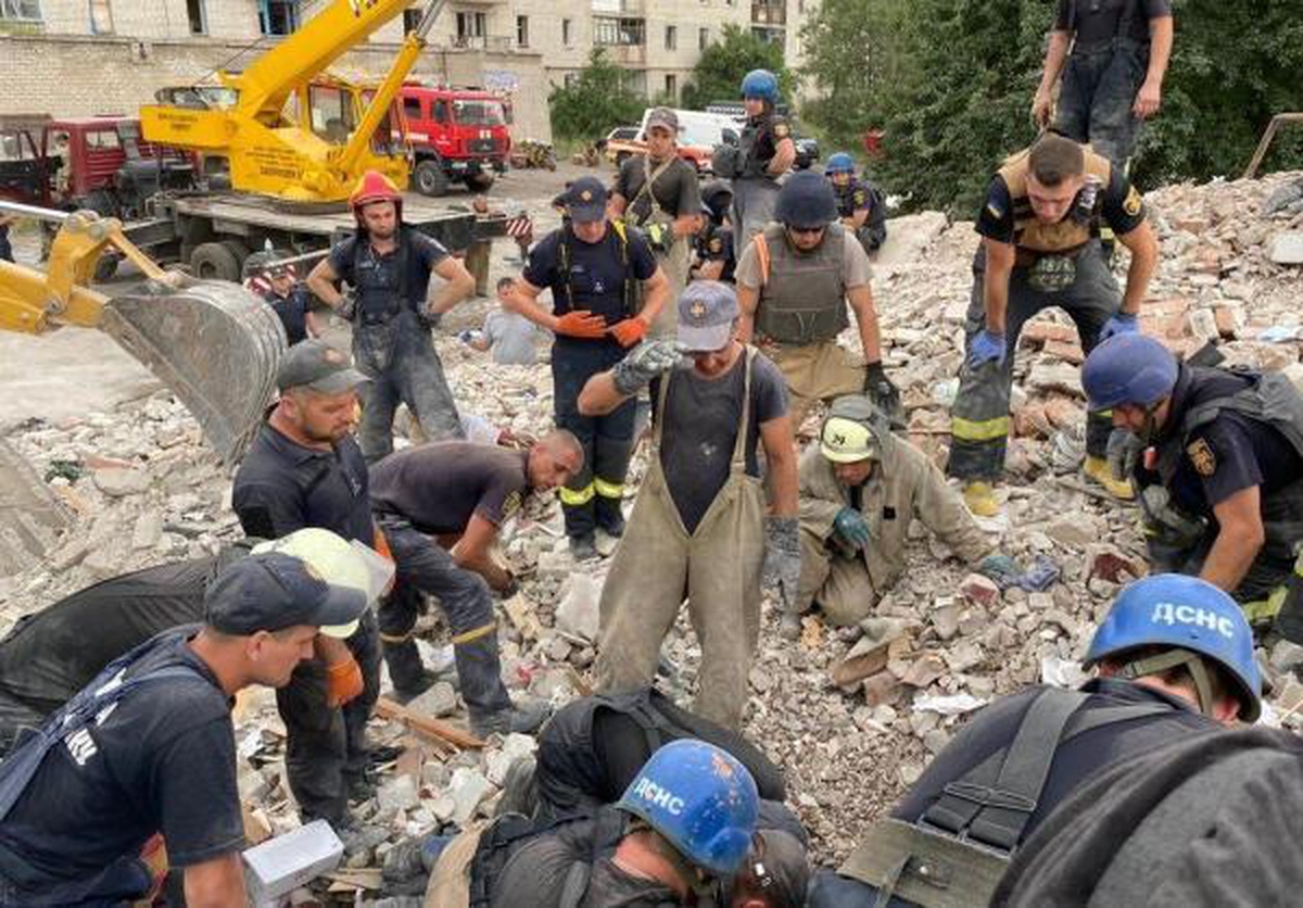 Son Dakika | Ukrayna\'ya roket saldırısı: Ölü sayısı 24\'e yükseldi