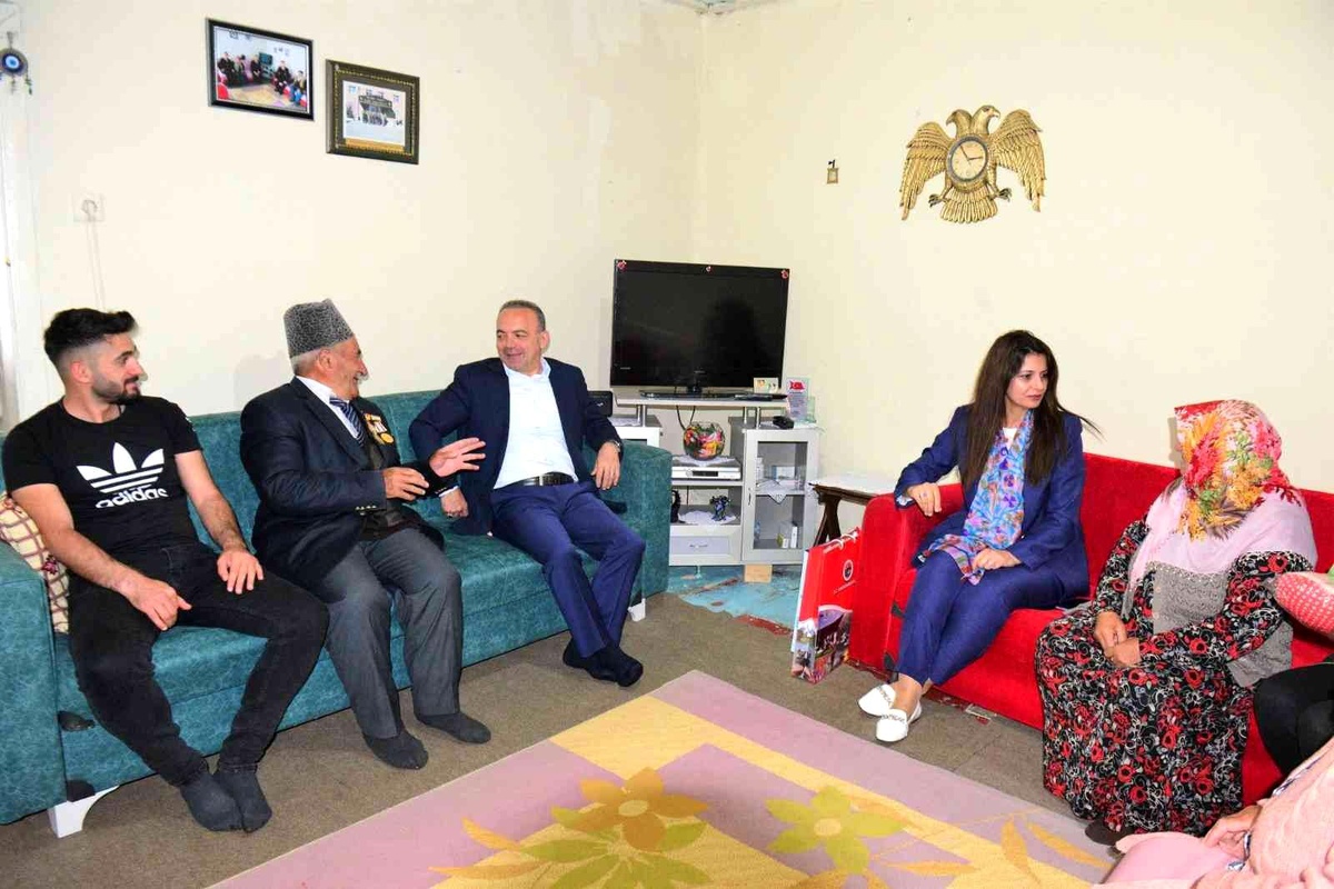 Son dakika haber: Vali Öner\'den şehit ve gazi ailelerine bayram ziyareti