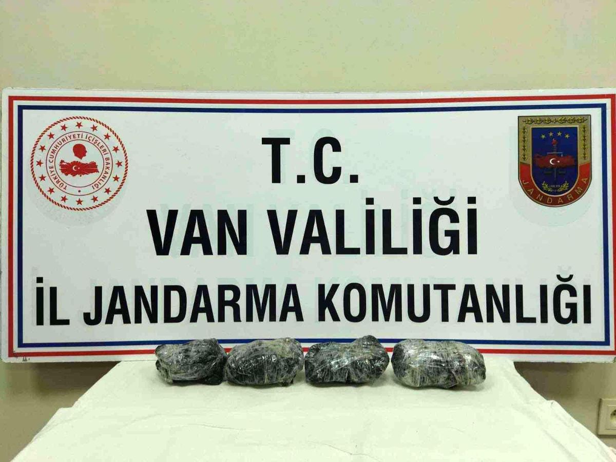 Van\'da 2 kilo 110 gram metamfetamin ele geçirildi