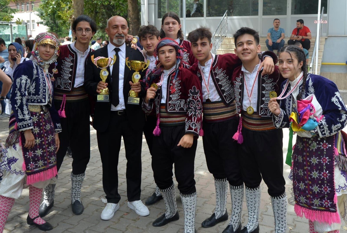Yenimahalle Belediyesi Tubil Halk Dansları Topluluğu, Türkiye Şampiyonası\'na Gidiyor