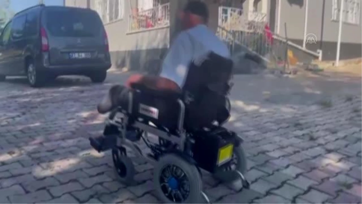 GAZİANTEP - Almanya\'daki hayırseverden yaşlı adama akülü araç desteği