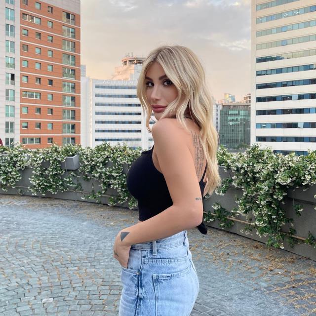 İrem Derici'den estetiksiz halini paylaşıp 'Paradan önce' diyen takipçisine cevap: Ben hep zengindim