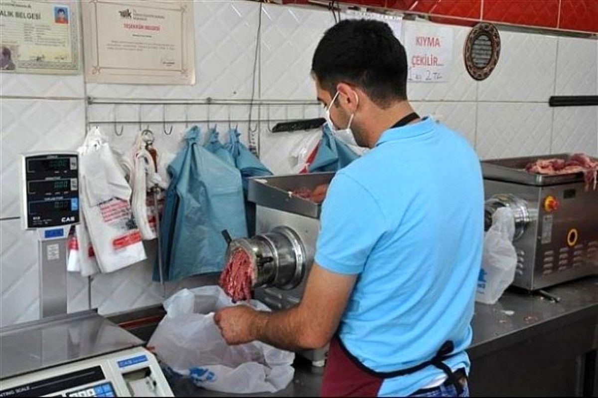 Kars\'ta kasapların kıyma mesaisi başladı