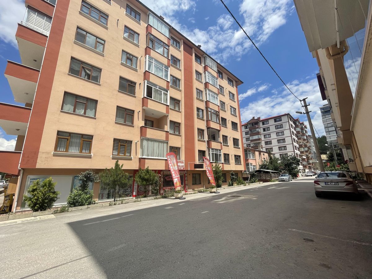 Son dakika haberleri | Kastamonu\'da binanın 6\'ncı katından düşen öğretmen hayatını kaybetti