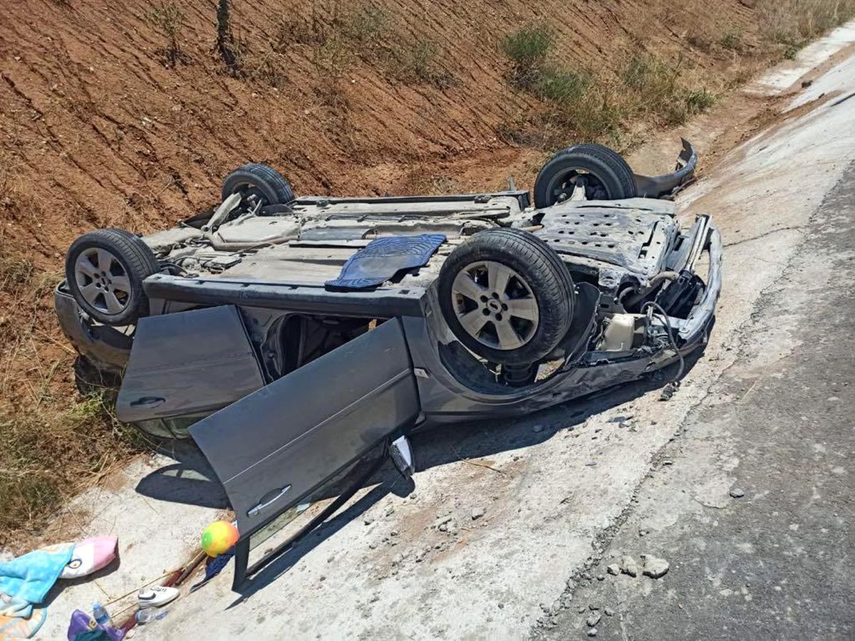 Manisa'da kontrolden çıkan otomobil takla attı: 4 yaralı