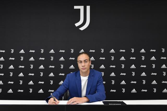 Milli futbolcumuz Juventus'ta! Bayern'den ayrıldı İtalyan devine imzayı attı Milli futbolcumuz Juventus'ta! Bayern'den ayrıldı İtalyan devine imzayı attı