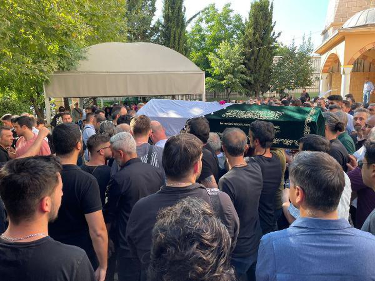 OTOMOBİLİN ÇARPMASIYLA HAYATINI KAYBEDEN SKUTERLI DİLARA GÜL SON YOLCULUĞUNA UĞURLANDI