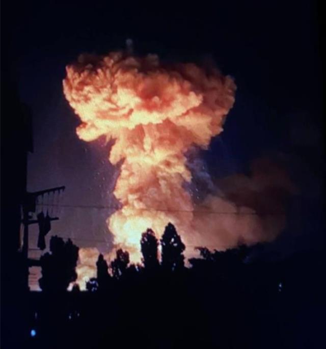 Ukrayna, Rusya'ya ait mühimmat deposunu vurdu Ukrayna, Rusya'ya ait mühimmat deposunu vurdu