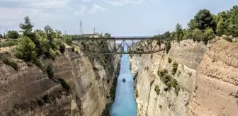 Yunanistan'ın Korint Kanalı Gemi Trafiğine Yeniden Açıldı