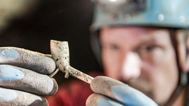 200 yıl önce terk edilen ve hiç dokunulmayan madendeki yazı heyecan yarattı