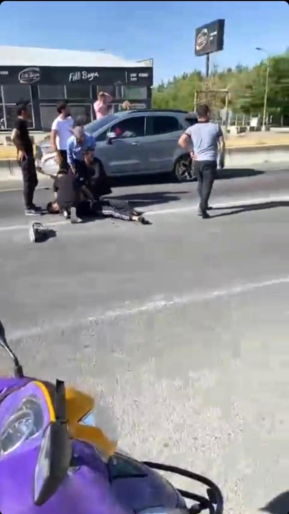 Ağrı\'da araç motosiklete çarptı: 1 yaralı